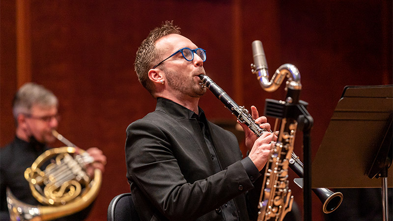 Close-up mage of a clarinet player